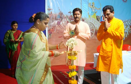 (From Left) Pujya (Kum) Swati Khadye, Shri. Sandip Apshingekar and Shri. Manoj Khadye