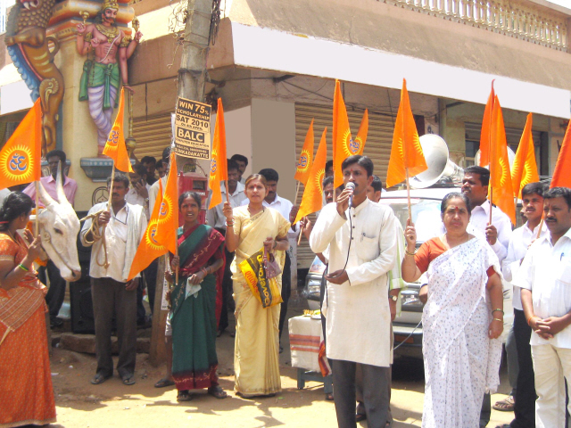 Mr. Guruprasad, HJS addressing at the commencement of protest march
