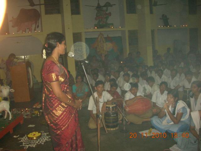 Mrs. Uma Ravichandran of HJS addressing to the Students
