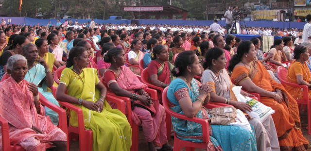 Devout Hindus present for the Hindu Dharmajagruti Sabha