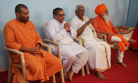 From Left : Swami Vidnyananandji; Mr. Shyamaji Gupta; Mr. S Vedantamji; Mr. B L Sharma