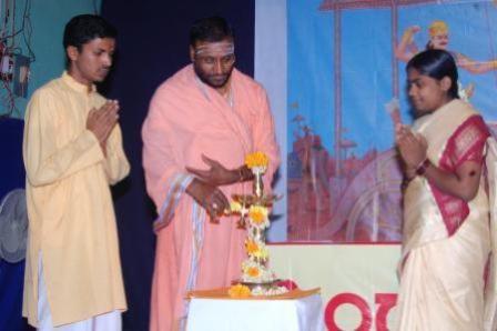 Sha. Bra. Dr. Siddaling Mahaswamigalu while lighting the Holy Lamp