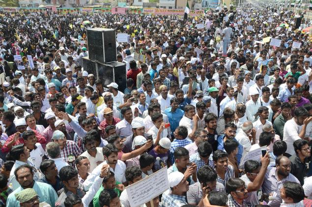 Thousands of Muslims agitate for 10 % quota at Chennai - Hindu ...