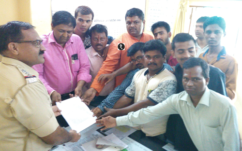 Representation being submitted to the Superintendent of Police (SP) by 1. Shri. Sunil Ghanavat and other ‘Hindutvavadis’